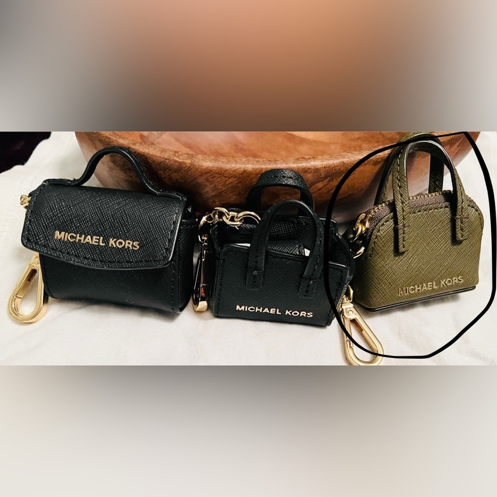 Michael Kors mini bag keychain- Green